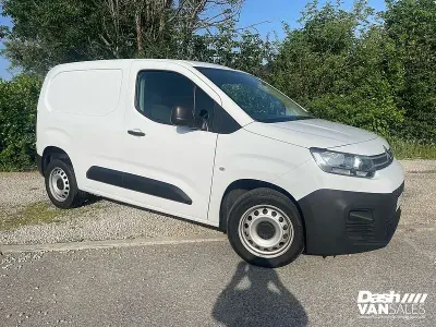 Used Citroën Berlingo 100 HP (73 kW) 2023 Icy white MPV