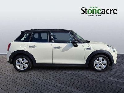 Used Mini Cooper Classic 134 HP (98 kW) 2020 White Hatchback