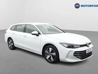 Used VW Passat Life 204 HP (150 kW) 2025 White Estate