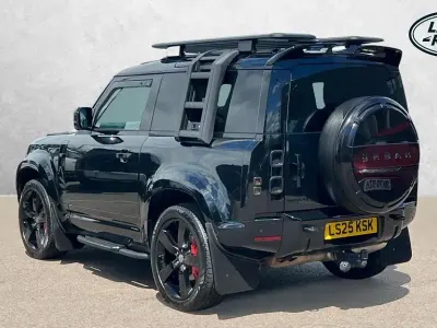 Used Land Rover Defender SE Dynamic 350 HP (257 kW) 2025 Black SUV