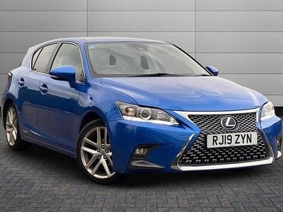 Lexus CT200h