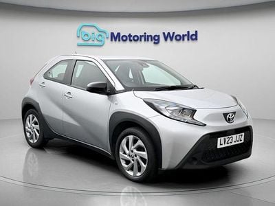 Begagnad Toyota Aygo X PURE 71 HK (52 kW) 2023 Silver SUV