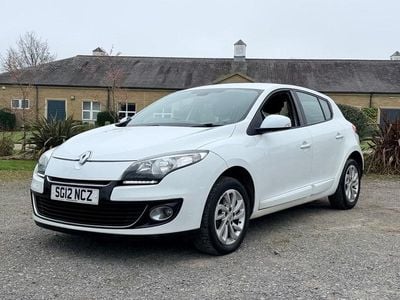 Used Renault Mégane III Dynamique 110 HP (80 kW) 2012 White Hatchback