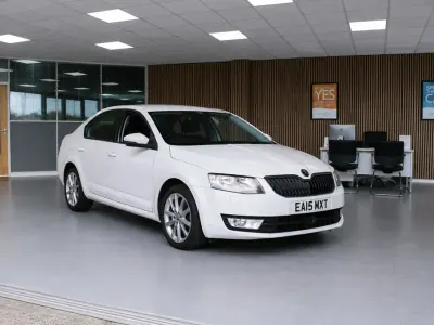 Used Skoda Octavia Elegance 140 HP (102 kW) 2015 White Estate