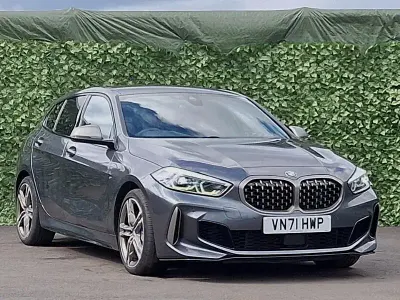 Begagnad BMW M135 Comfort Edition 306 HK (225 kW) 2021 Grå Halvkombi