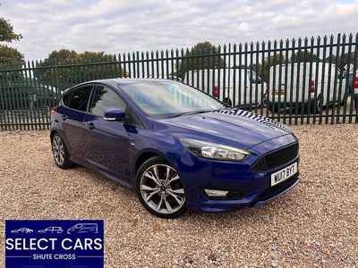 Used Ford Focus Zetec 125 HP (91 kW) 2017 Blue Hatchback