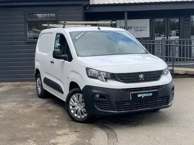 Second-hand Peugeot Partner Premium 131 CP (96 kW) 2021 Alb Monovolum