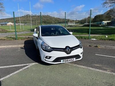 Used Renault Clio IV Iconic 90 HP (66 kW) 2019 White Hatchback