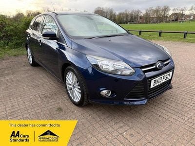 Used Ford Focus Zetec 100 HP (73 kW) 2013 Blue Hatchback