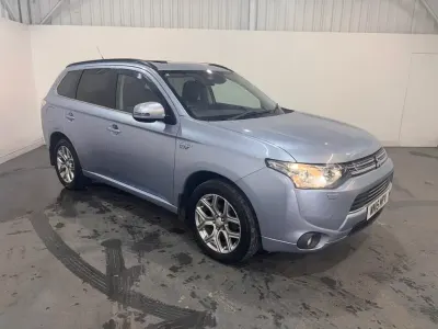 Used Mitsubishi Outlander P-HEV 200 HP (147 kW) 2015 Blue SUV