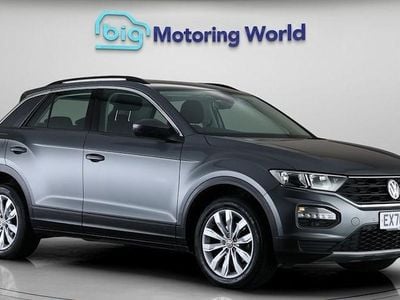 Usado VW T-Roc SE 150 HP (110 kW) 2020 Cinzento SUV