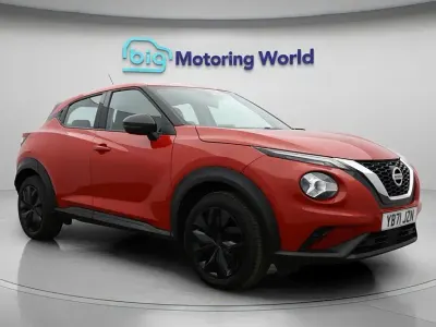 Usado Nissan Juke Acenta 114 HP (83 kW) 2021 Vermelho SUV
