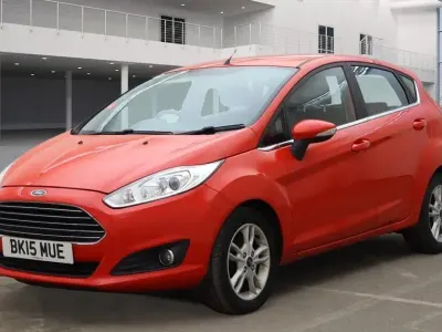 Used Ford Fiesta Zetec 82 HP (60 kW) 2015 Red Hatchback