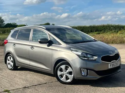 Used Kia Carens 2016 Silver MPV