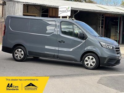 Grey Used 2022 Renault Trafic Business MPV | £12,500 (A bit pricey)