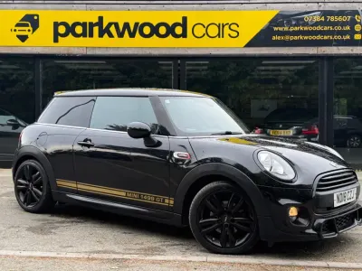 Usado Mini ONE Hatch 2018 Negro Utilitario