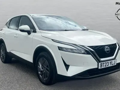 Używany Nissan Qashqai Acenta Premium 140 KM (102 kW) 2023 Biały SUV