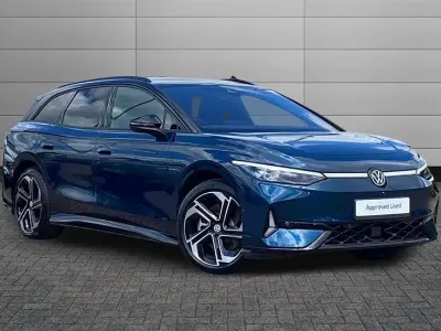Used VW ID.7 GTX 250 kW (340 HP) 2025 Aquamarine blue with black roof Estate