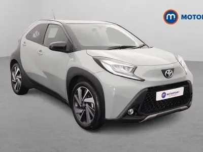 Used Toyota Aygo X 72 HP (52 kW) 2024 Green SUV