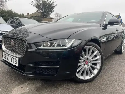 Usado Jaguar XE Portfolio 180 HP (132 kW) 2018 Preto Sedan