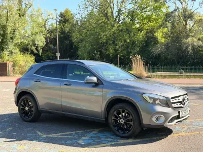 Usado Mercedes GLA200 Executive 2018 Cinzento SUV