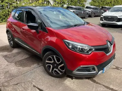 Used Renault Captur Signature 110 HP (80 kW) 2015 Red SUV