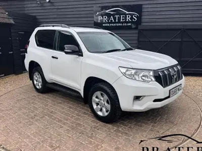 Used Toyota Land Cruiser 177 HP (130 kW) 2018 White Hatchback