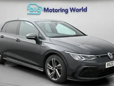 Second-hand VW Golf VIII R-line 150 CP (110 kW) 2024 Hatchback