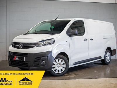 Used Vauxhall Vivaro S 100 HP (73 kW) 2019 White MPV