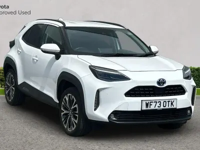 Used Toyota Yaris Hybrid 116 HP (85 kW) 2023 Pure white