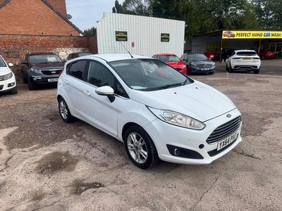 White Used 2014 Ford Fiesta Zetec Hatchback | £4,299 (Fair price)