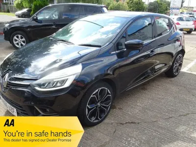 Used Renault Clio Dynamique 88 HP (64 kW) 2016 Black Hatchback