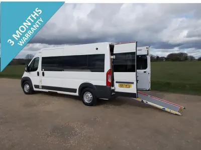 Begagnad Peugeot Boxer 2017 Vit Van