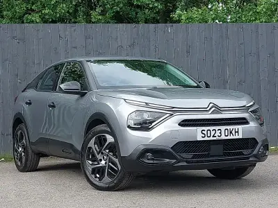 Begagnad Citroën C4 PureTech 101 HK (74 kW) 2023 Grå SUV