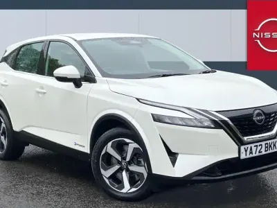 Używany Nissan Qashqai Acenta Premium 190 KM (139 kW) 2022 Biały SUV