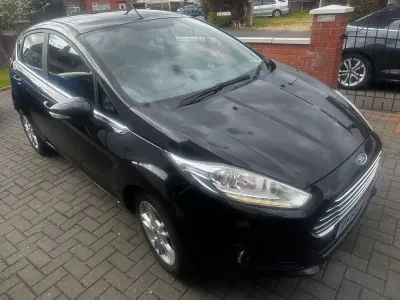 Usado Ford Fiesta Zetec 2016 Negro Utilitario