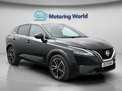 Begagnad Nissan Qashqai S 140 HK (102 kW) 2022 Svart SUV