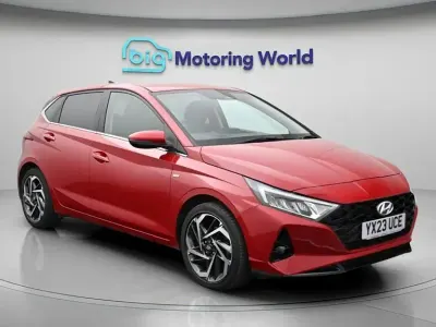 Used Hyundai i20 Premium 100 HP (73 kW) 2023 Red Hatchback