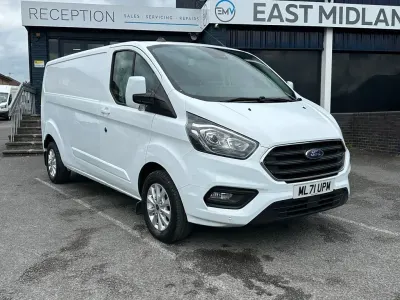 Used Ford Transit Custom Limited 130 HP (95 kW) 2021 White Van