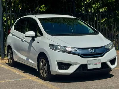 Used Honda Jazz SE 102 HP (75 kW) 2015 White Hatchback