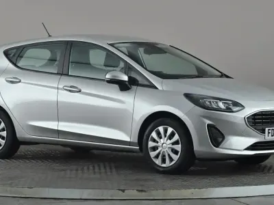 Używany Ford Fiesta Trend 100 KM (73 kW) 2023 Srebrny Hatchback