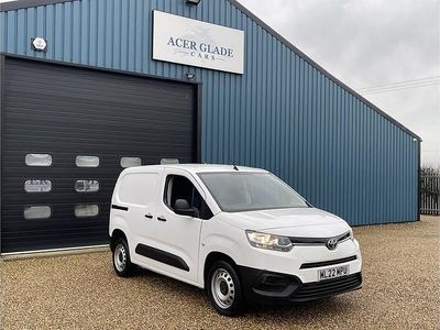White Used 2022 Toyota Proace Active MPV | £9,990 (Fair price)