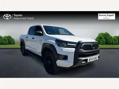 Used Toyota HiLux 201 HP (147 kW) 2024 White Pickup