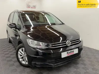 Używany VW Touran R 116 KM (85 kW) 2019 Czarny Minivan