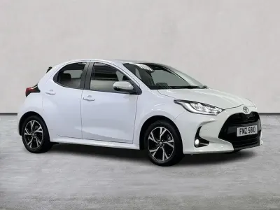 Used Toyota Yaris Hybrid Design 116 HP (85 kW) 2024 White Hatchback