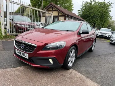 Usado Volvo V40 2014 Rojo Utilitario