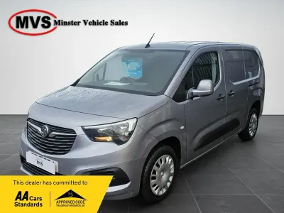 Używany Vauxhall Combo Sportive 100 KM (73 kW) 2019 Szary Van