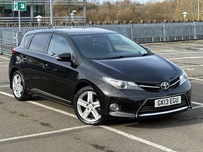 Used Toyota Auris 132 HP (97 kW) 2013 Black Hatchback