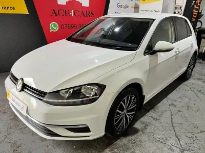 Begagnad VW Golf VII SE 115 HK (84 kW) 2018 Vit Halvkombi