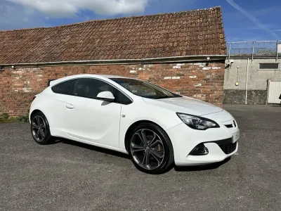 Usado Vauxhall Astra GTC Edition 2016 Branco Citadino